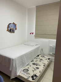 Cama box com colchão auxiliar 