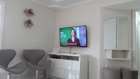 Hermoso apartamento con 03 habitaciones en Meia Praia - Itapema / SC