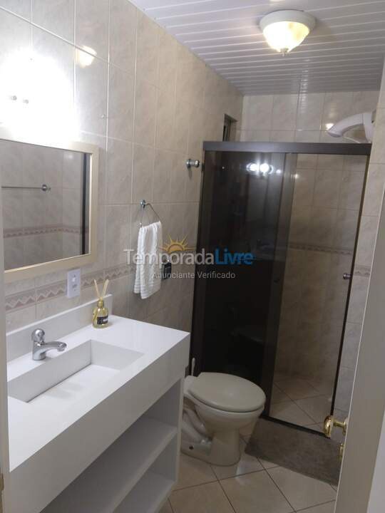 Apartamento para aluguel de temporada em Itapema (Meia Praia)