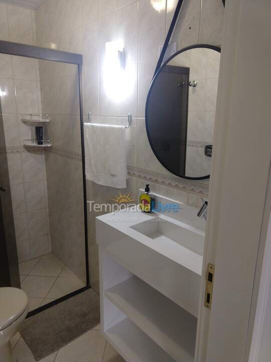 Apartamento para aluguel de temporada em Itapema (Meia Praia)