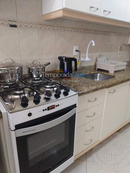 Apartamento para aluguel de temporada em Itapema (Meia Praia)