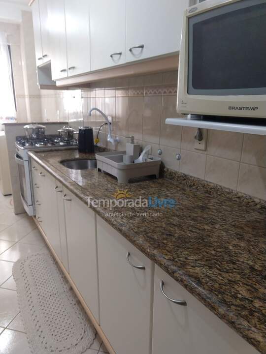 Apartamento para aluguel de temporada em Itapema (Meia Praia)