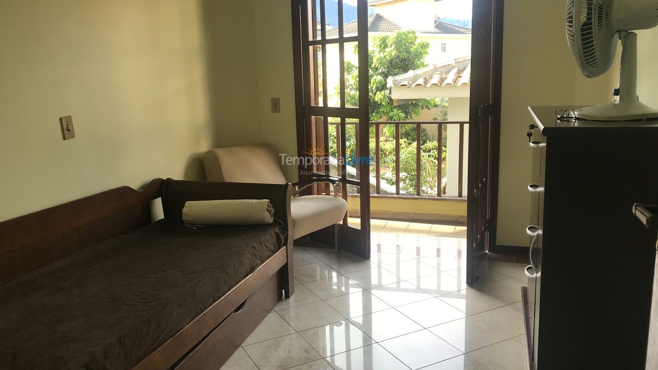 Apartment for vacation rental in São Sebastião (Maresias)