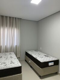 APARTAMENTO TERREO A 40 METROS DA PRAIA