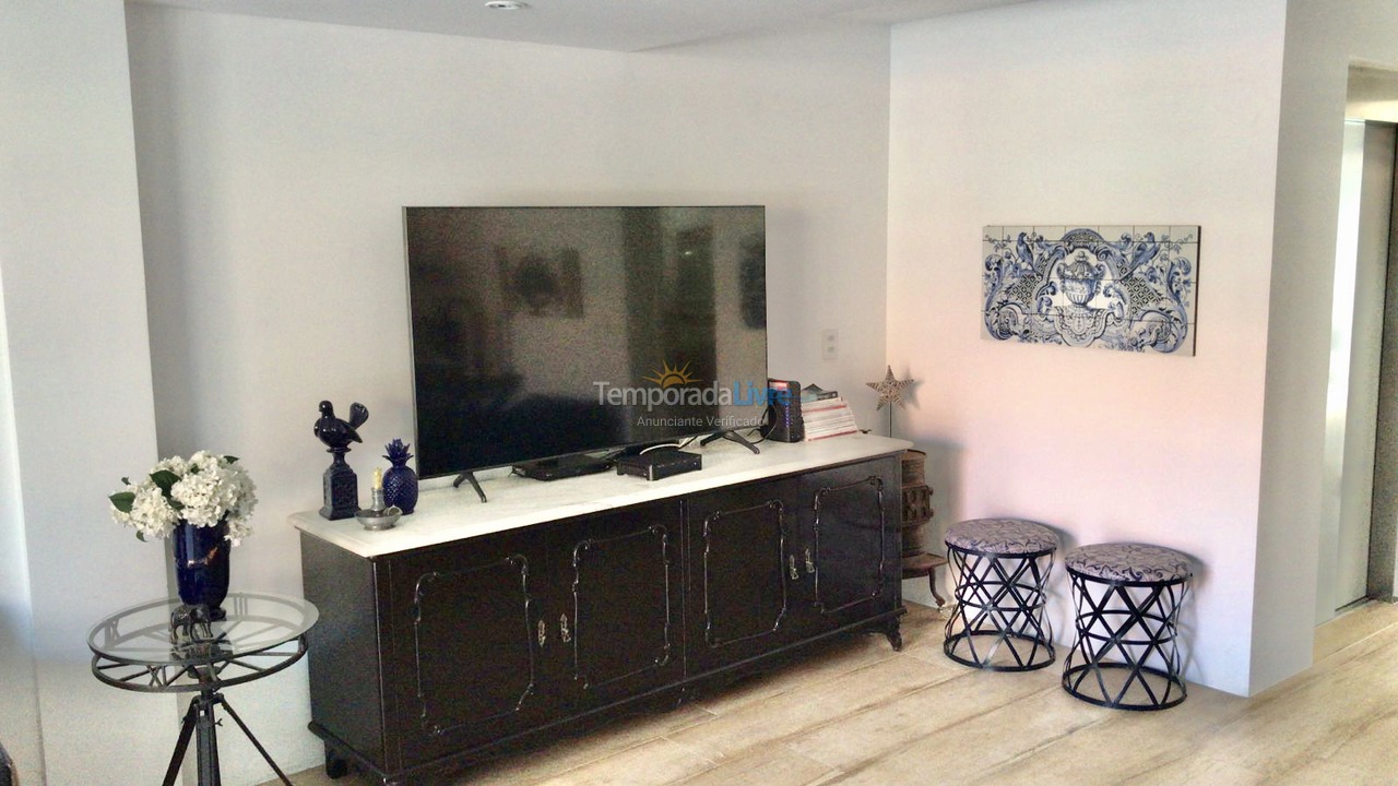 Casa para aluguel de temporada em Florianópolis (Jurere Tradicional)