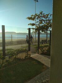 Acesso direto do prédio ao calçadão