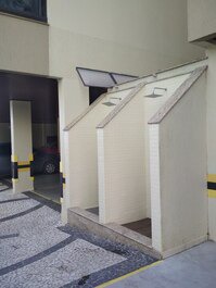 Duchas de praia e lava pés