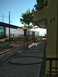 Acesso direto do prédio ao calçadão