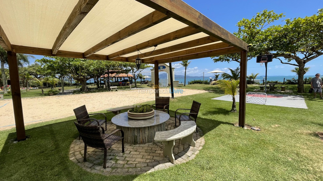 Casa para aluguel de temporada em Florianópolis (Jurere Tradicional)