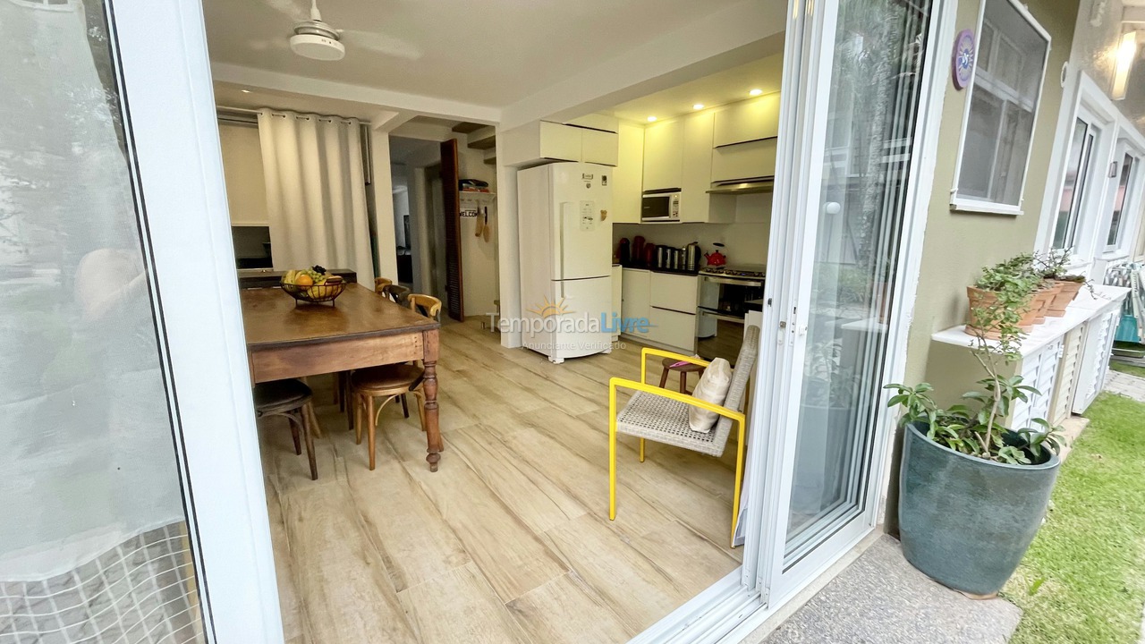 Casa para aluguel de temporada em Florianópolis (Jurere Tradicional)