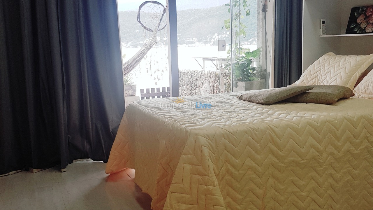 Casa para aluguel de temporada em Mangaratiba (Ilha Jardim Itacuruca)