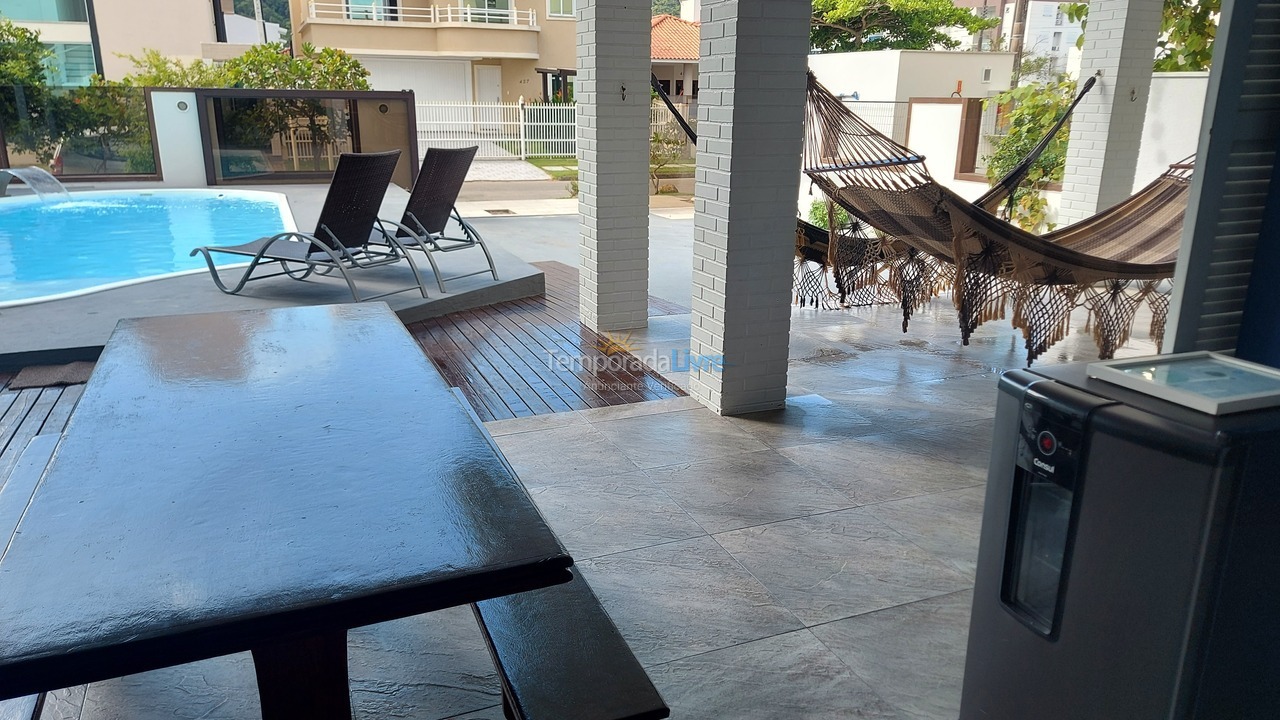 House for vacation rental in Governador Celso Ramos (Praia de Palmas)