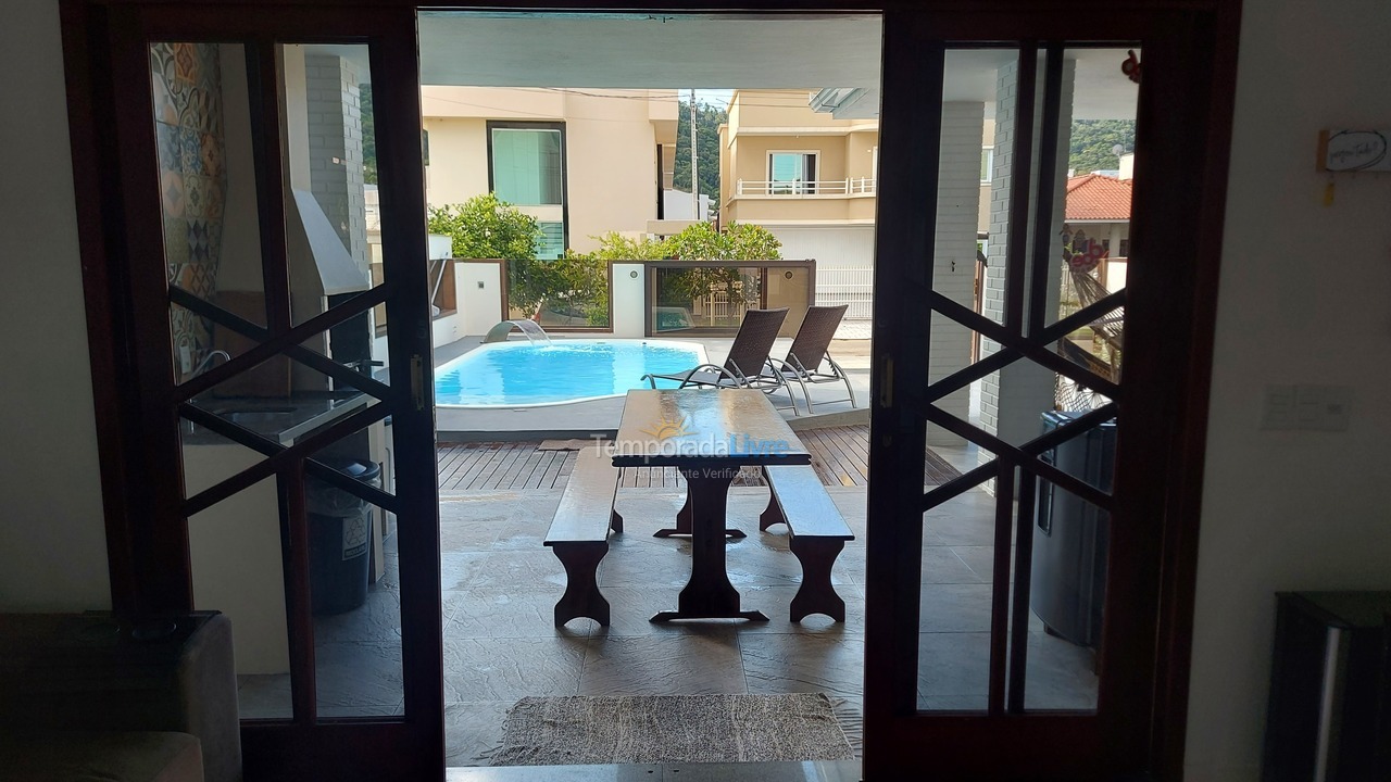 House for vacation rental in Governador Celso Ramos (Praia de Palmas)