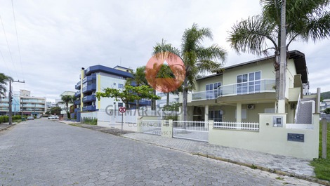 Casa con 06 habitaciones Praia de Mariscal