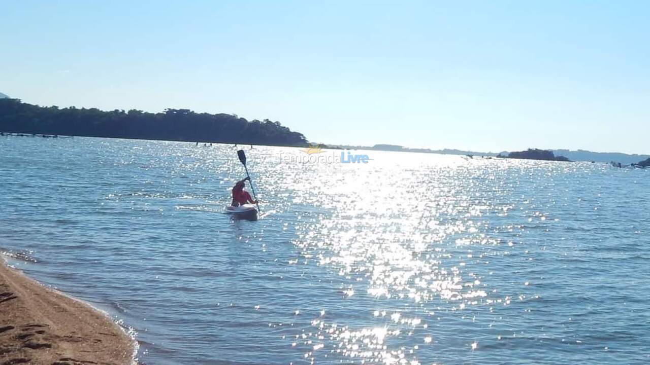 Casa para alquiler de vacaciones em Imaruí (Praia Vermelha)