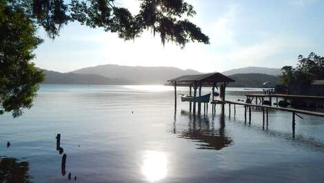 Cabañas - Estilo moderno y espacioso.