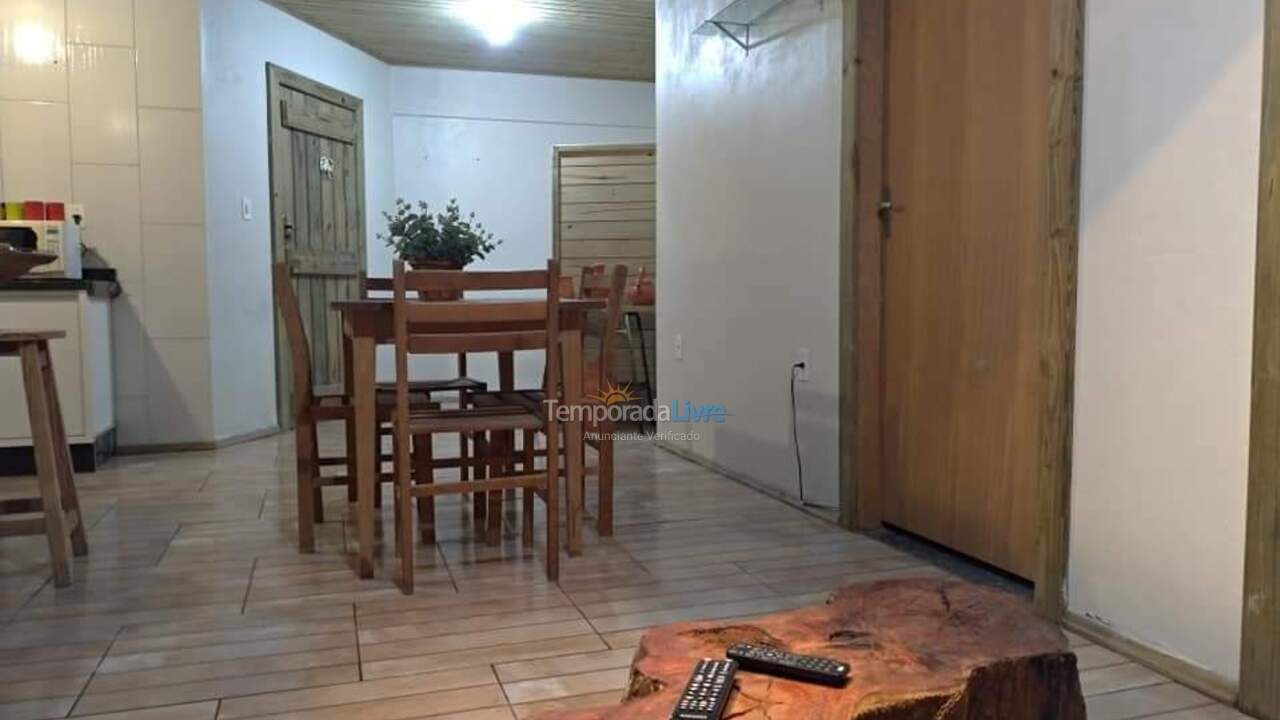 Casa para aluguel de temporada em Imaruí (Praia Vermelha)