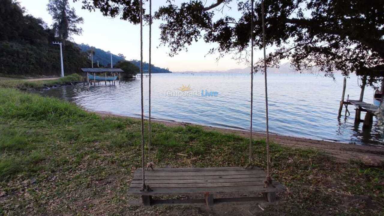 Casa para aluguel de temporada em Imaruí (Praia Vermelha)