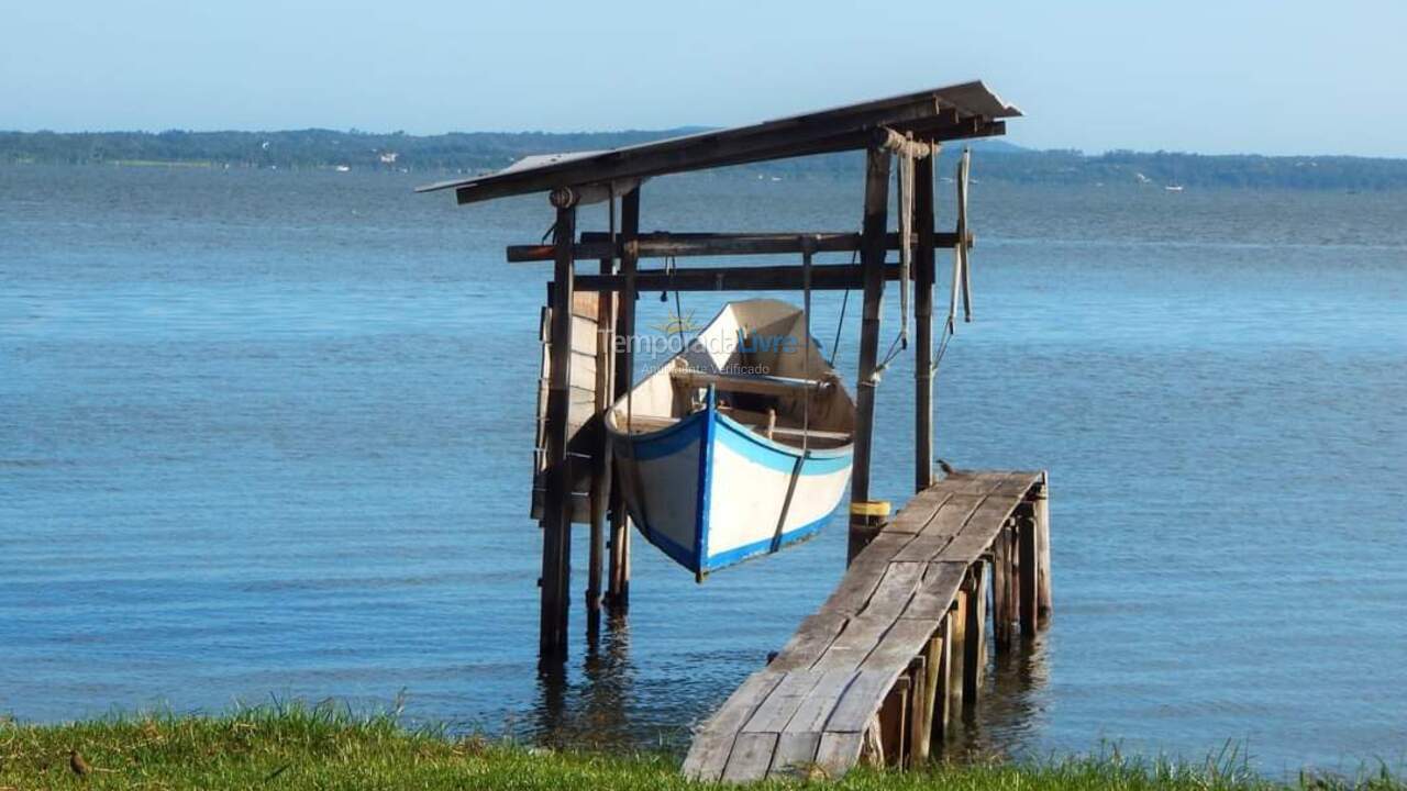 Casa para alquiler de vacaciones em Imaruí (Praia Vermelha)