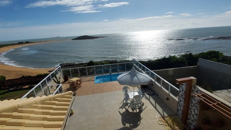 Alugo casa na praia frente do mar Guarapari Setiba Piscina Sauna Spar