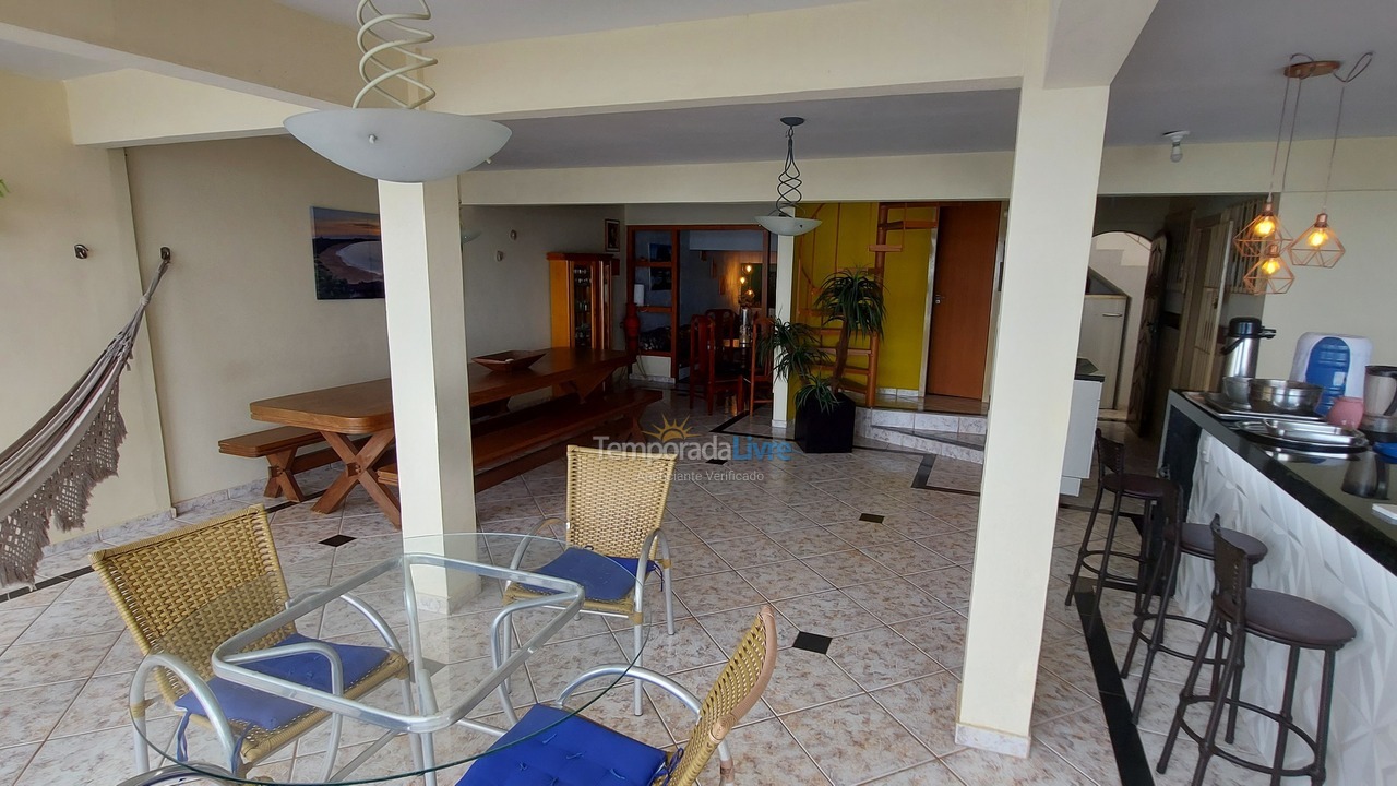 Casa para aluguel de temporada em Guarapari (Setiba)
