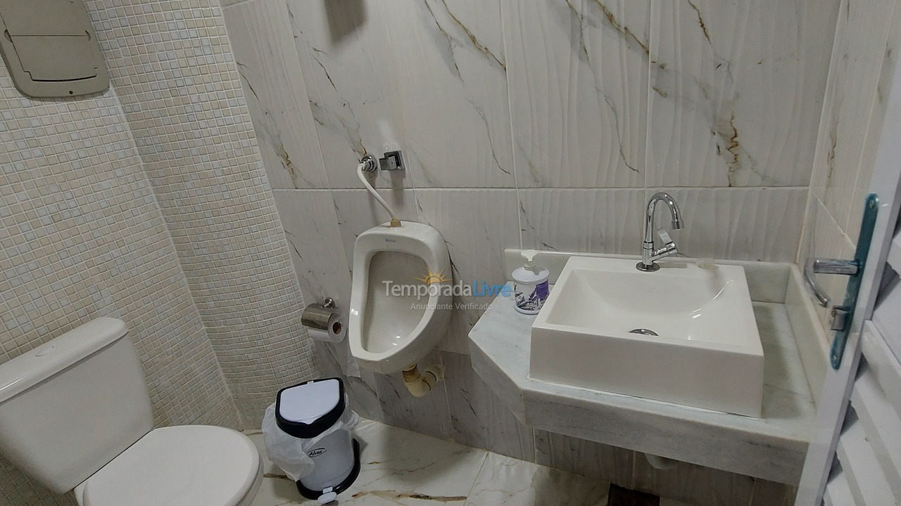 Casa para aluguel de temporada em Guarapari (Setiba)