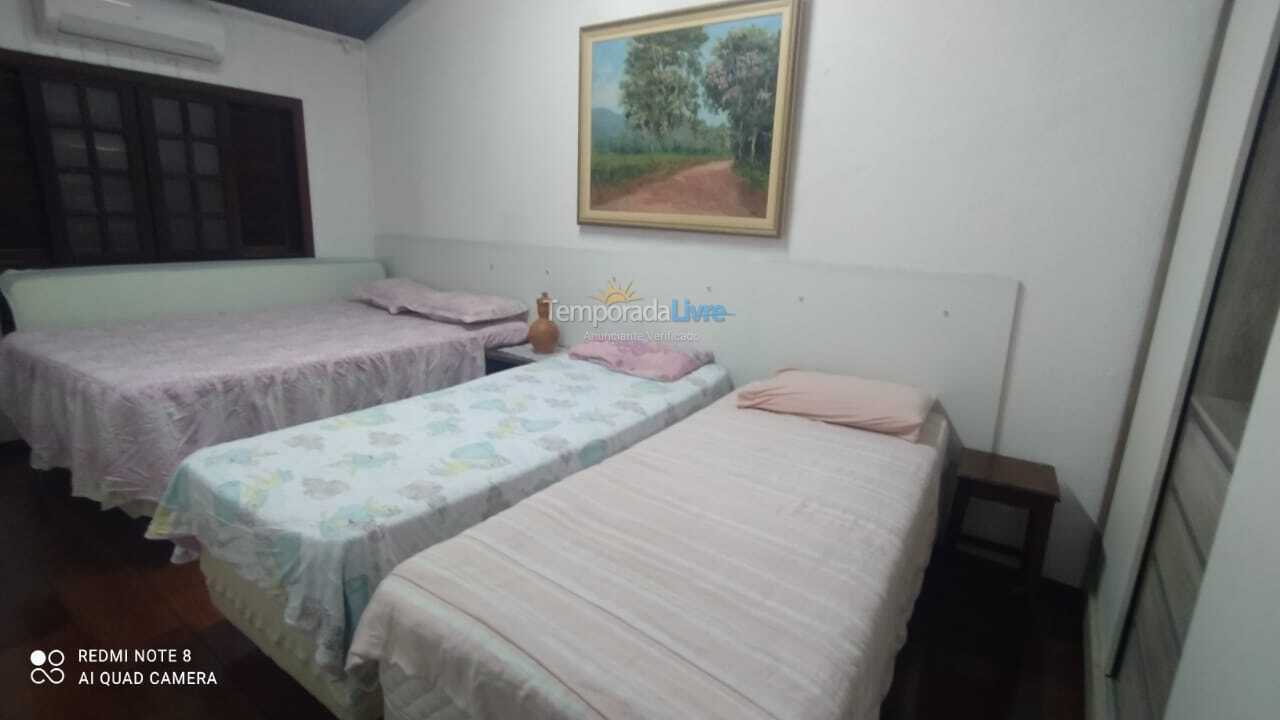 Casa para aluguel de temporada em Bertioga (Praia do Indaiá)