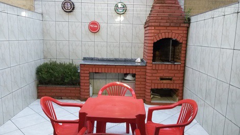 Área gourmet com churrasqueira 