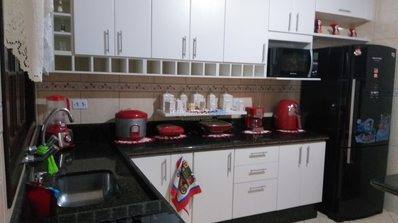 Casa para alquiler de vacaciones em Guarulhos (Vila Maricy)