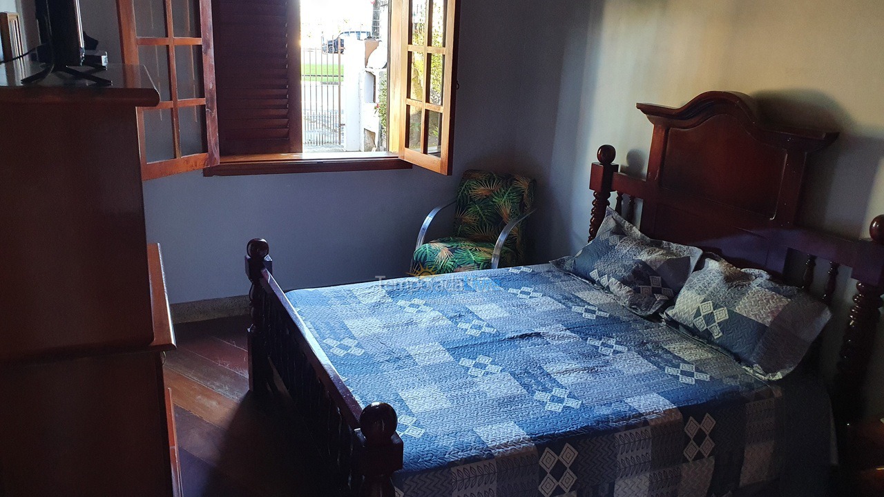 Casa para alquiler de vacaciones em Caraguatatuba (Indaiá)