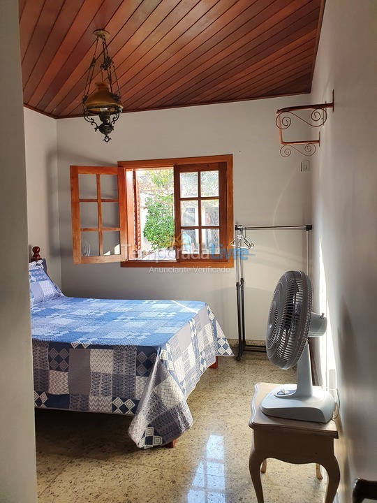 Casa para alquiler de vacaciones em Caraguatatuba (Indaiá)