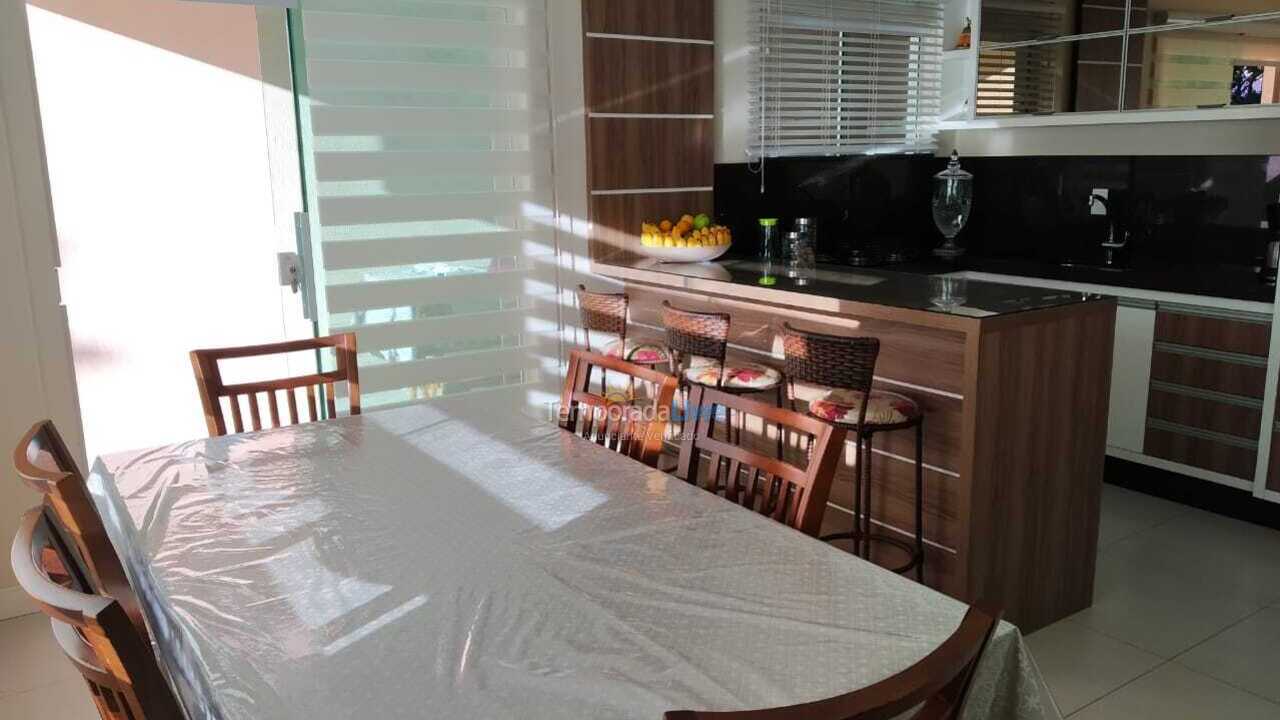 Casa para aluguel de temporada em Bombinhas (Canto Grande)