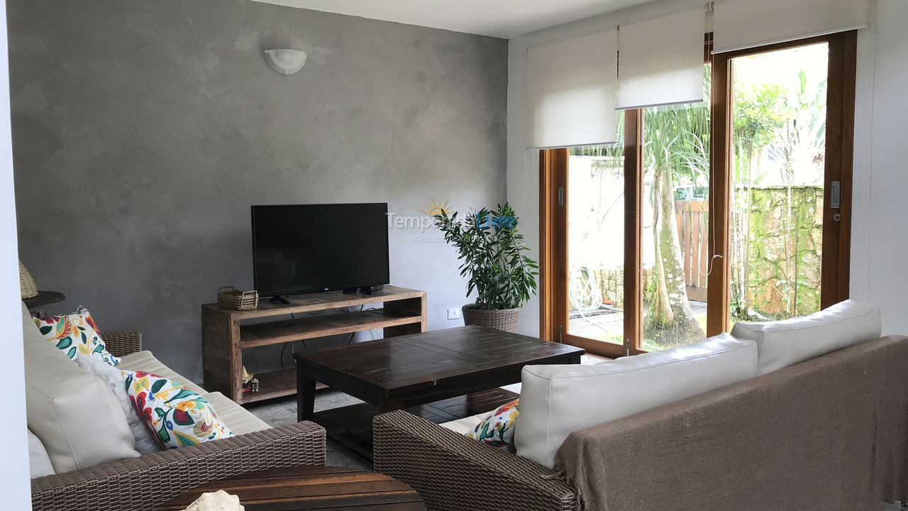 House for vacation rental in Ubatuba (Praia do Lázaro)