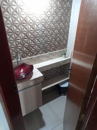 Lavabo do primeiro piso.