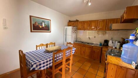 House with 05 bedrooms 100 meters from Morrinhos Beach