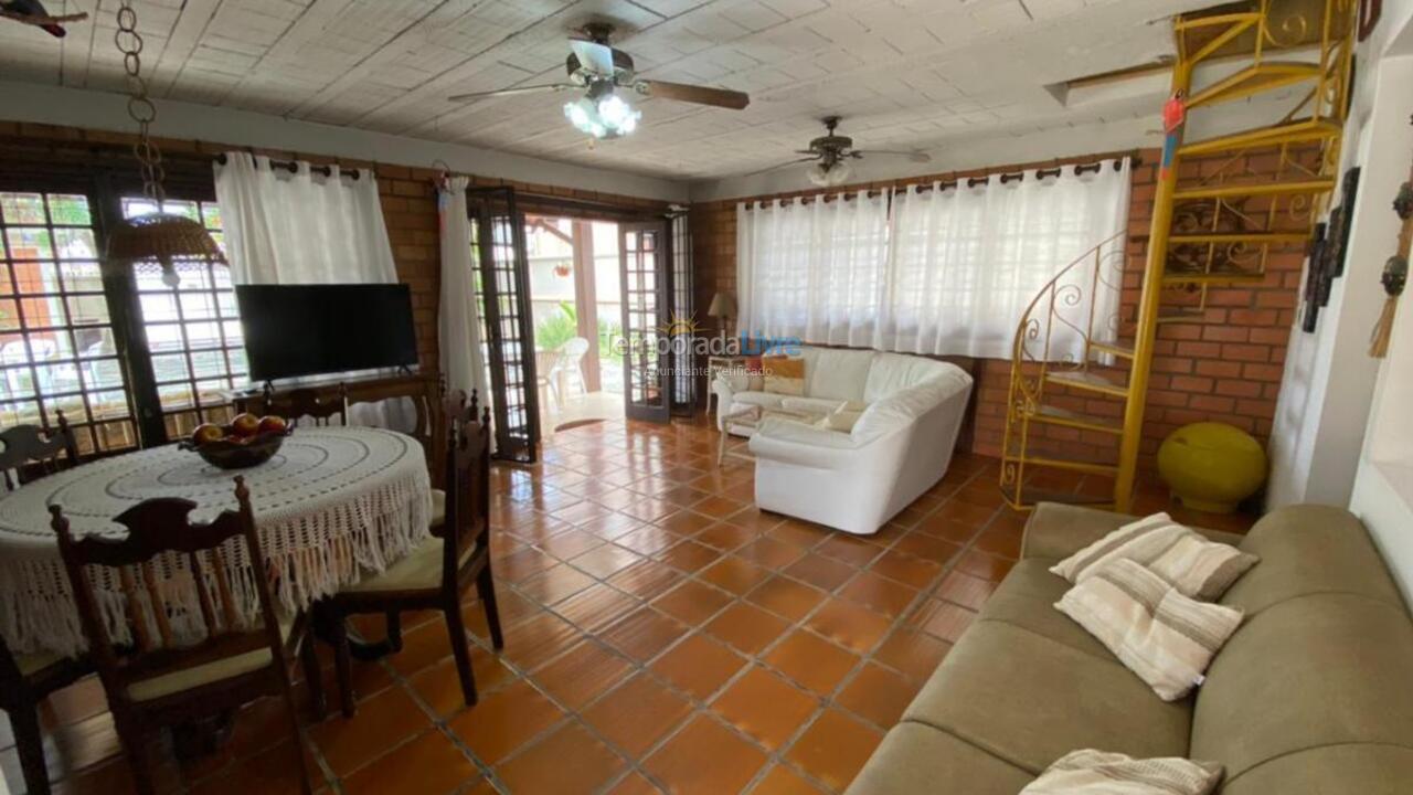 House for vacation rental in Bombinhas (Morrinhos)