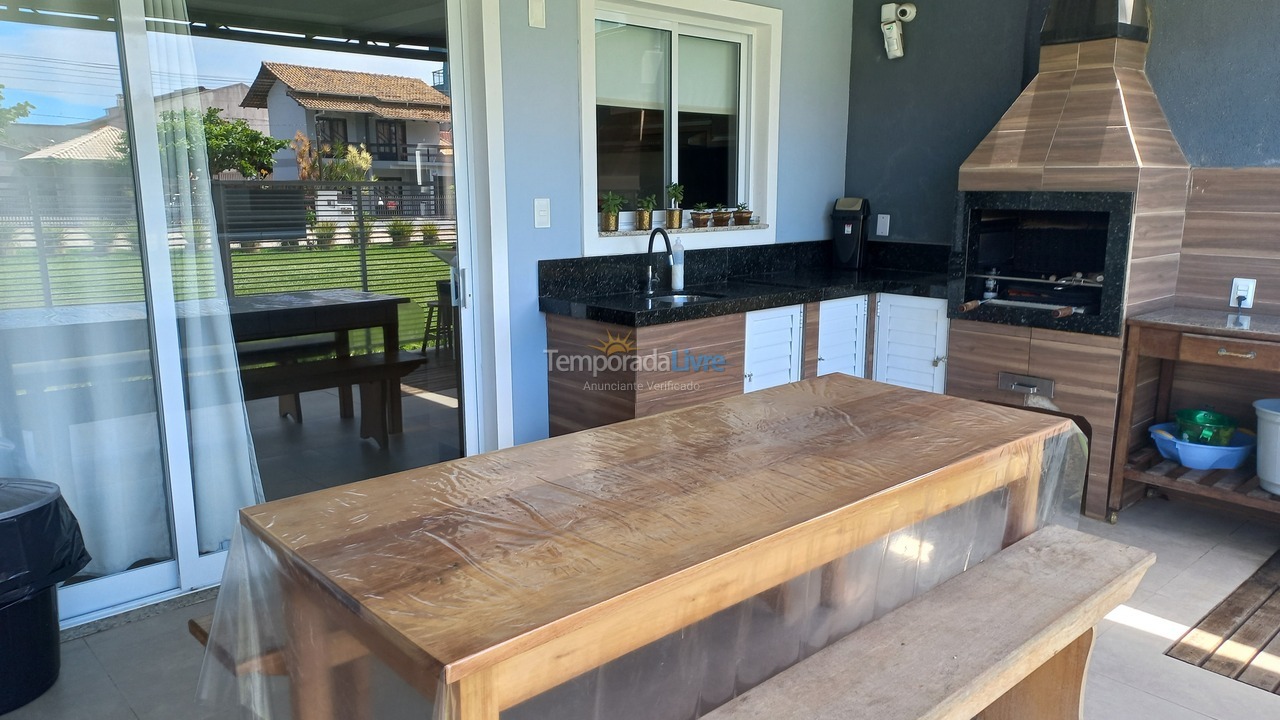 Casa para aluguel de temporada em São Francisco do Sul (Enseada)