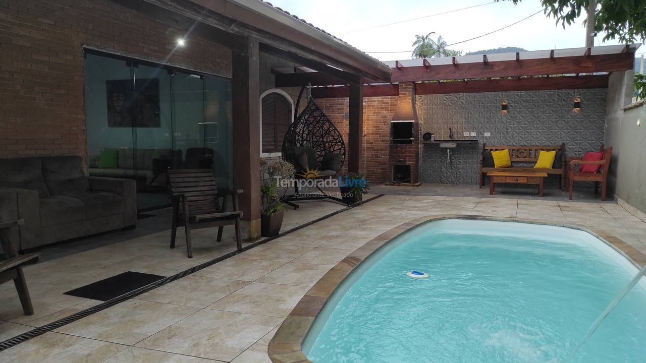 Casa para alquiler de vacaciones em Ubatuba (Jardim Samambaia)