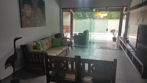 Acogedora casa con piscina en Ubatuba