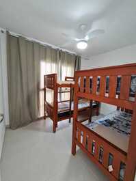 Quarto 1 andar 2 beliches com vt