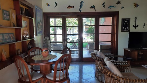 Praia do Lázaro en Ubatuba, con acceso a Domingas Dias y Sununga.