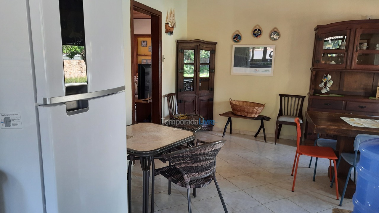 Casa para alquiler de vacaciones em Ubatuba (Praia do Lázaro)