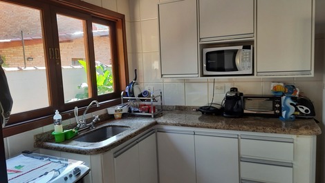 Praia do Lázaro en Ubatuba, con acceso a Domingas Dias y Sununga.