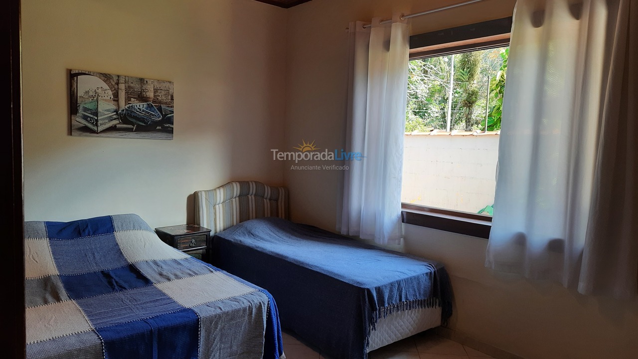 Casa para alquiler de vacaciones em Ubatuba (Praia do Lázaro)