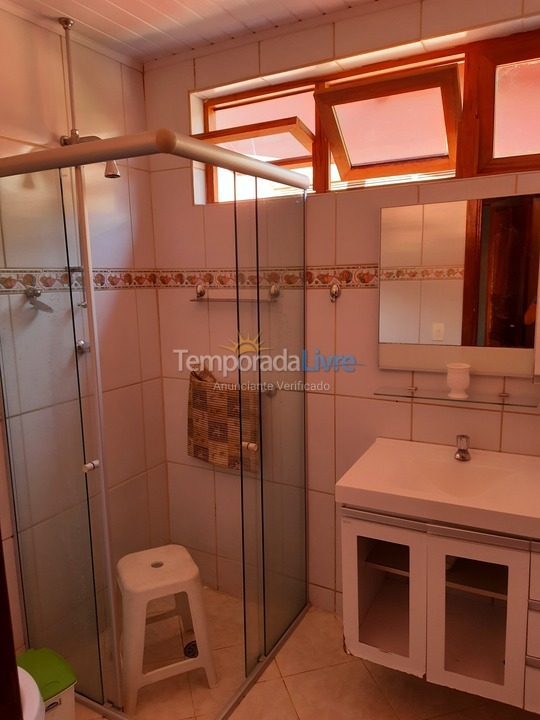 Casa para alquiler de vacaciones em Ubatuba (Praia do Lázaro)