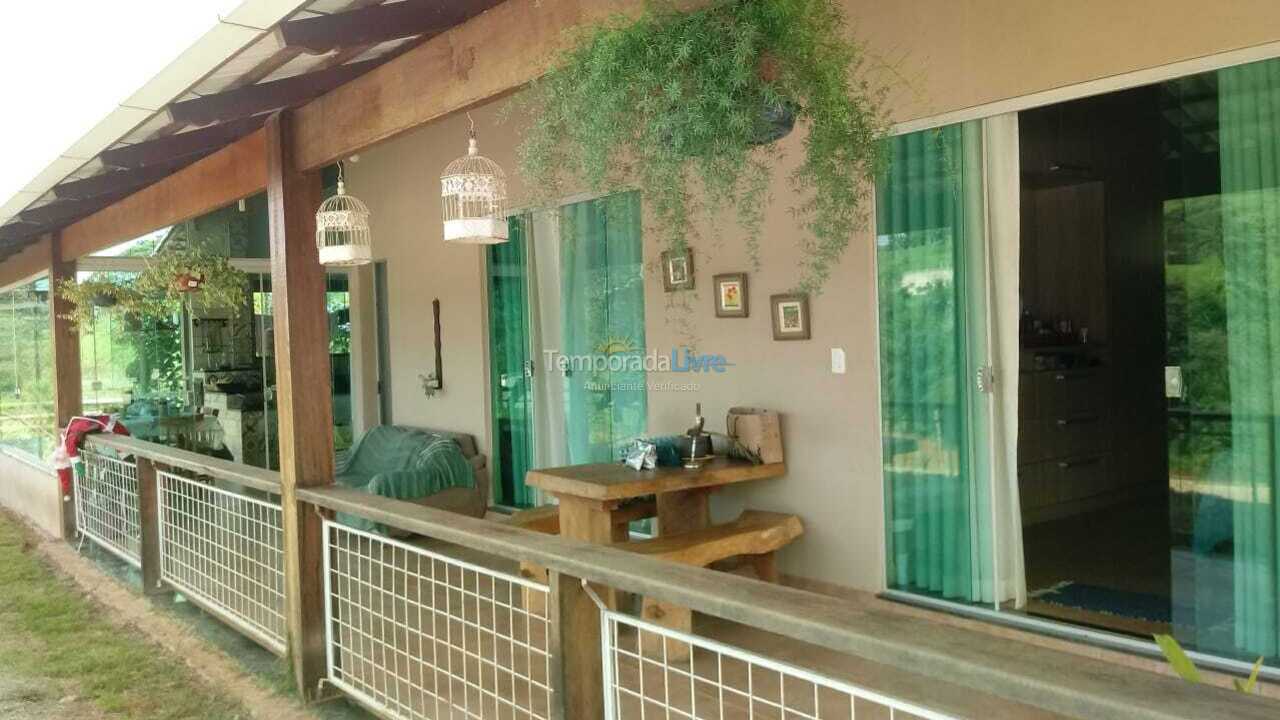 Granja para alquiler de vacaciones em São Joaquim de Bicas (Retiro da Mata)