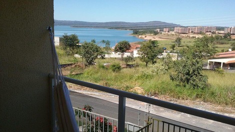 SOBRADO FRENTE P/LAGO COM PISCINA AQUECIDA