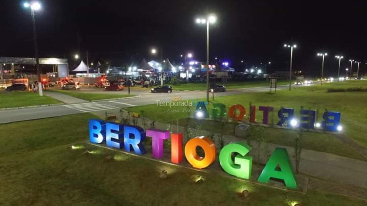 Apartment for vacation rental in Bertioga (Praia da Enseada)