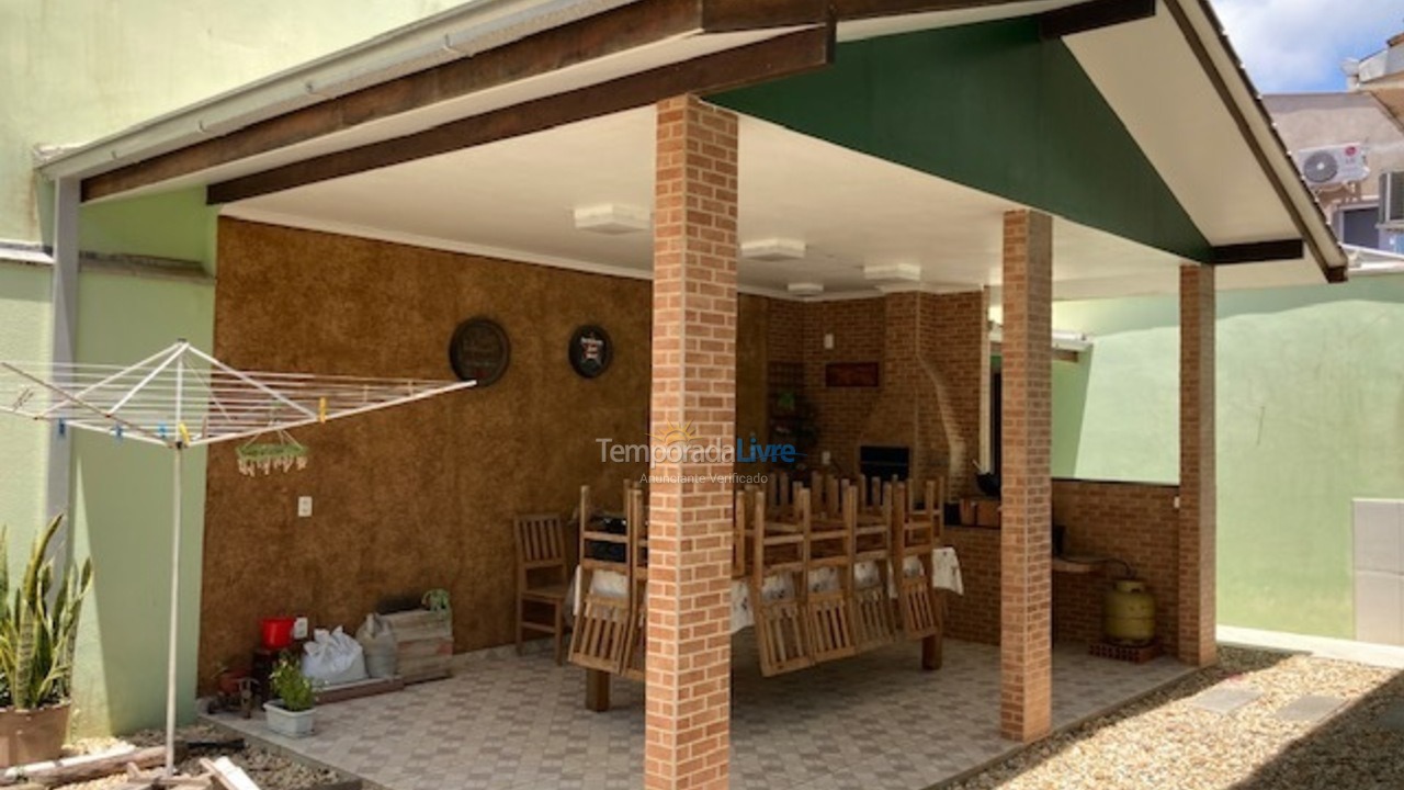 House for vacation rental in São Francisco do Sul (Prainha)