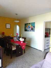 APARTAMENTO P/ TEMPORADA PRAIA DO FUTURO 3 MINUTOS Á PÉ DA PRAIA.